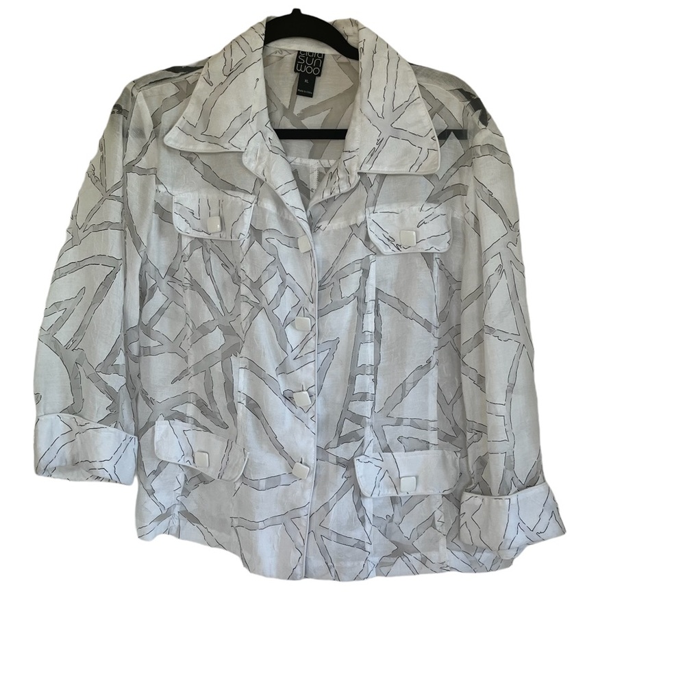 CLARA SUN WOO.  WHITE WITH SHEER DESIGN THROUGHOUT. NEW. XL . BEAUTIFUL!